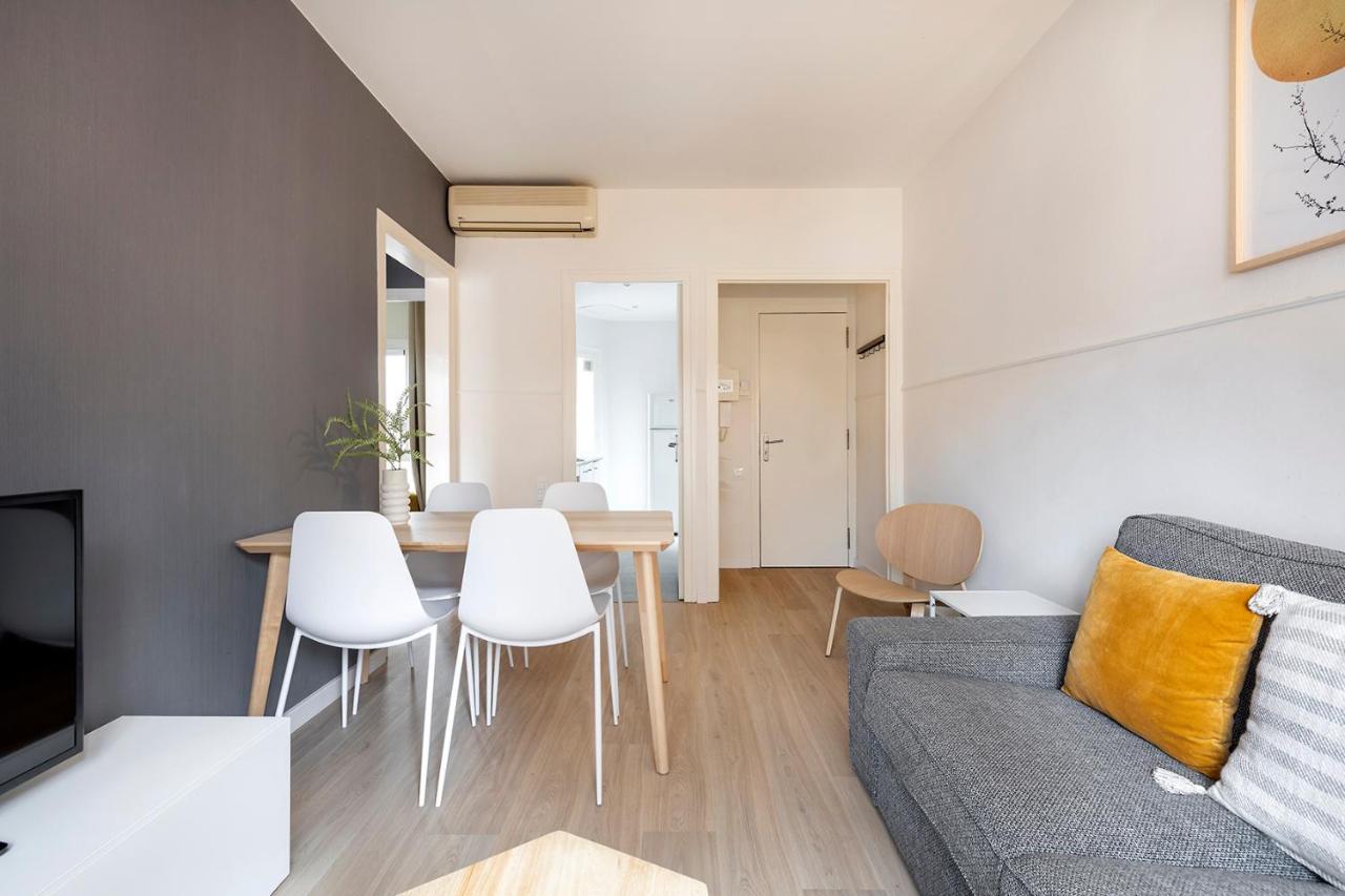 Apartments Sata Sagrada Familia Area Barcelona Exterior photo